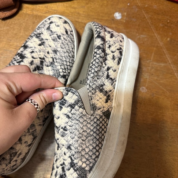 Cushionaires snake platform “van” style slip ons - Picture 6 of 7